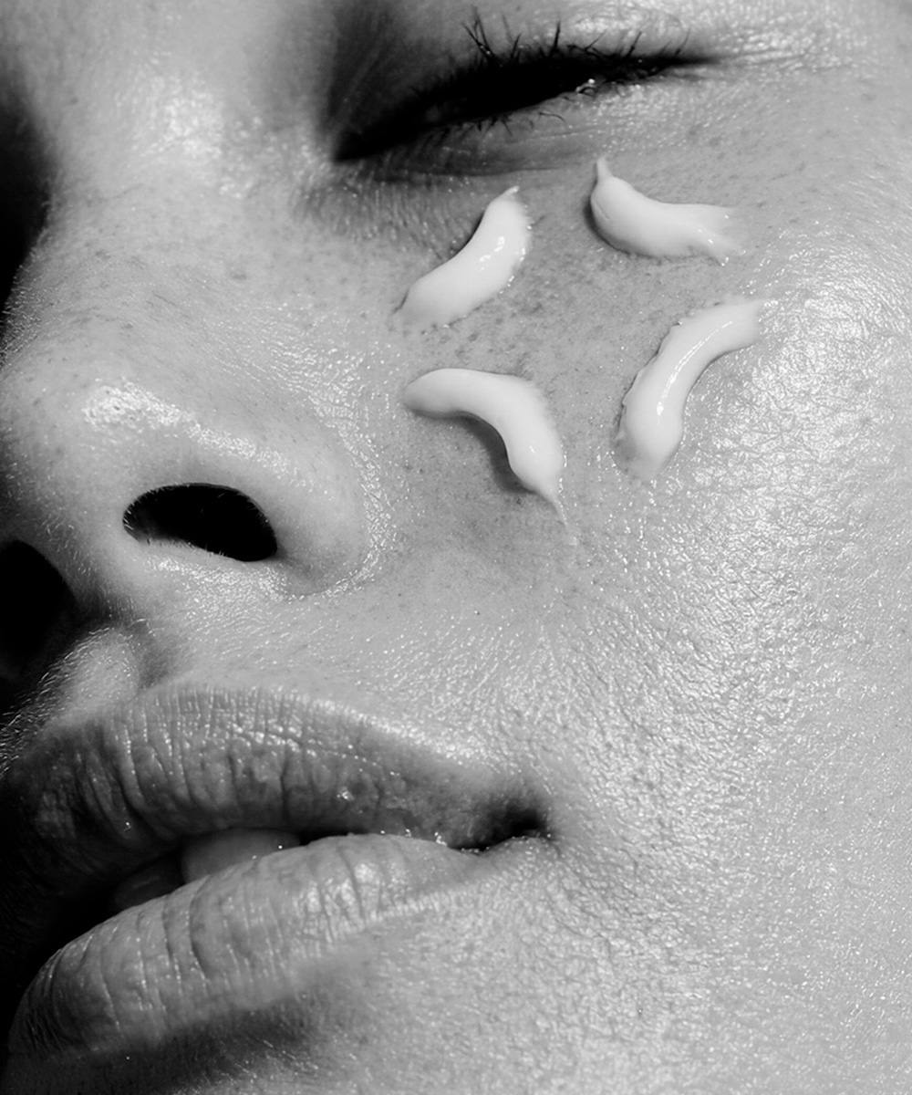 Probiocell cosmetics person eyecream mobile